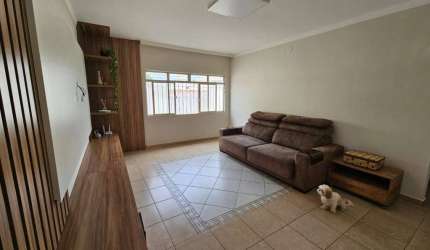 Casa térrea á venda, com 2 dormitórios, 3 vagas de garagem, Jardim Amazonas, Campinas-SP