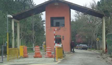 PRÓXIMO AO RODOANEL TERRENO 460 METROS EM DECLIVE