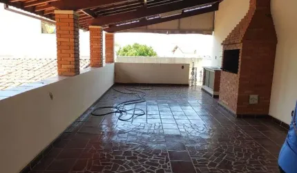 Casa com 4 dormitórios à venda, 260 m² por R$ 1.300.000 - Vila Clayton - Valinhos/SP