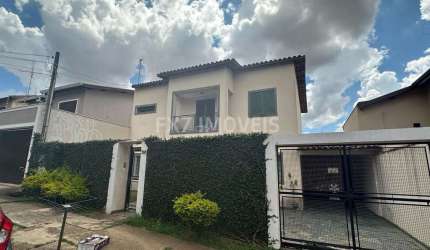 Casa no Nova Campinas que estuda 2 apartamentos na troca