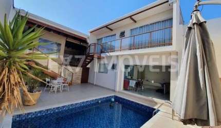 Vendo casa com piscina