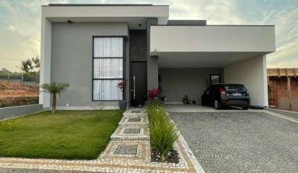 Casa térrea em Valinhos estuda apartamento no Parque Prado