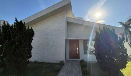 Linda casa de Condomínio Ouro Verde em Betim, por R$ 2.350.000,00