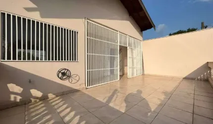 Sobrado a venda no bairro Santa Rosa, com 4 suítes