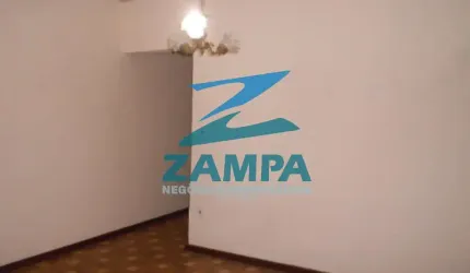 CASA TÉRREA COM 3 QUARTOS, EDÍCULA, 2 VAGAS COBERTAS E QUINTAL GRANDE NA VL JOANA