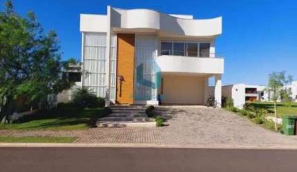 Casa Padrão à venda no condomínio Alphaville 4
