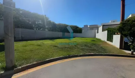 Terreno a venda no Condomínio Villa do Bosque