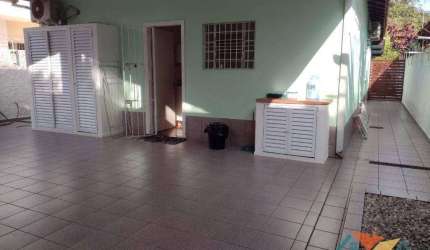 3 CASAS com 2 dormitórios (cada)  à venda, 317 m² por R$ 2.500.000 - Centro - Caraguatatuba/SP