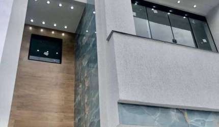 Casa duplex vazia para venda em Itaipu - Niterói - Rio de Janeiro
