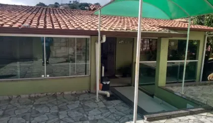 Casa com 4 quartos à venda na Rua Governador Valadares, Kátia (Justinópolis), Ribeirão das Neves por R$ 450.000