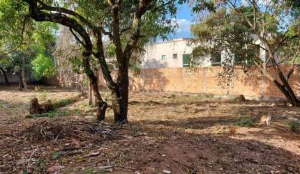 Terreno à venda na Rua Ismail Vilela Lima, Braúnas, Belo Horizonte por R$ 950.000