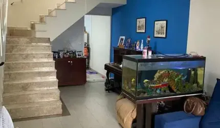 Vende-se Sobrado de 3 dormitórios/ 2 vagas de garagem/ São Vicente/SP