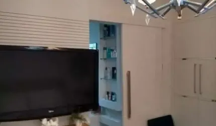 Vende-se apartamento na Ponta da Praia de 4 dormitórios por R$ 795.000,00