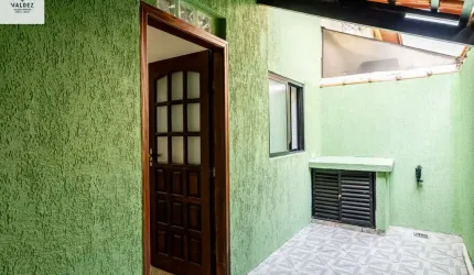 Vende-se sobrado em São Vicente por R$ 330.000,00