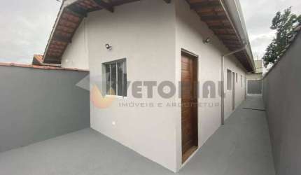 Casa à venda em Caraguatatuba, Balneário dos Golfinhos, com 2 quartos, 61m²