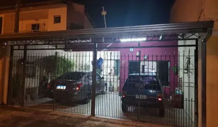 Casa para venda tem 220 metros quadrados com 3 quartos