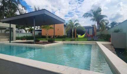 Casa para venda possui 457 metros quadrados com 4 quartos