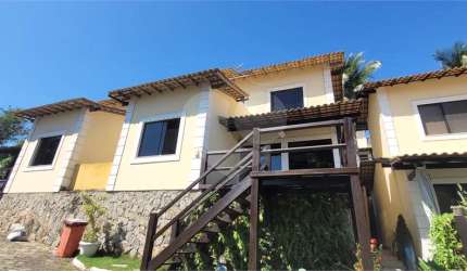 Casa com 3 quartos para locação em Armação - RJ
