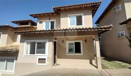 Casa com 3 quartos à venda em Rasa - RJ
