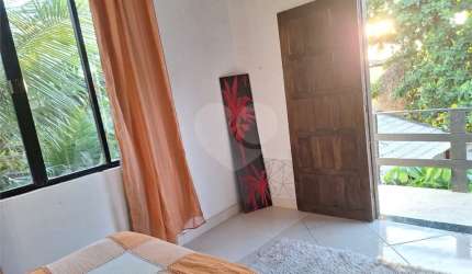 Casa com 9 quartos à venda em Manguinhos - RJ