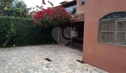 Casa com 8 quartos à venda ou para locação em Albatroz - RJ