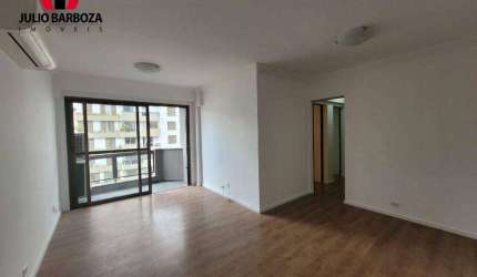Apartamento totalmente modernizado em Moema, com 3 dormitórios, sendo 1 suite, e 1 vaga de garagem