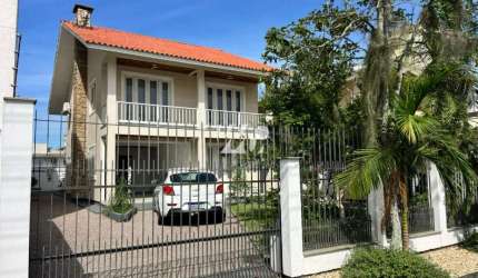 Casa 03 quartos com suíte no bairro Pagani