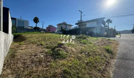 Terreno de esquina com 450m² em Pedra Branca