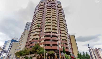 Seu novo lar em ótima localização do Batel