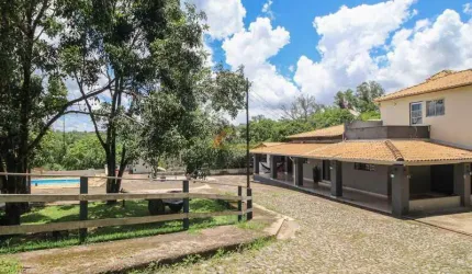 Chácara à venda, 4 quartos, 1 suíte, 10 vagas, Gafanhoto - Divinópolis/MG