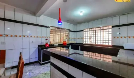 Casa à venda, 1 quarto, 1 suíte, 4 vagas, Davanuze - Divinópolis/MG