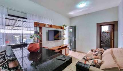 Casa à venda, 3 quartos, 1 suíte, 2 vagas, Icaraí - Divinópolis/MG