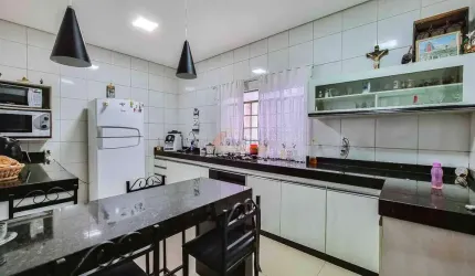Casa à venda, 4 quartos, 4 vagas, Santa Rosa - Divinópolis/MG