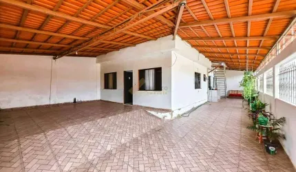 Casa à venda, 3 quartos, 1 suíte, 4 vagas, Santa Tereza - Divinópolis/MG