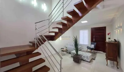 Casa à venda, 4 quartos, 1 suíte, 3 vagas, Centro - Divinópolis/MG