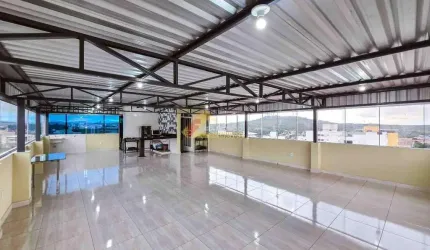 Casa à venda, 4 quartos, 1 suíte, 6 vagas, Nações - Divinópolis/MG