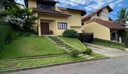 Casa para Venda em Brusque, CENTRO, 4 dormitórios, 2 suítes, 4 banheiros, 5 vagas