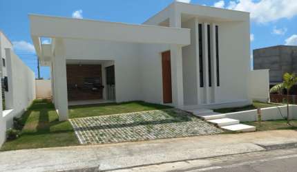 Vendo excelente casa no Cond. Novo Leblon