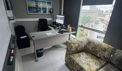 Sala comercial mobiliada e climatizada no Alto do Parque – Itaigara, com 2 vagas!