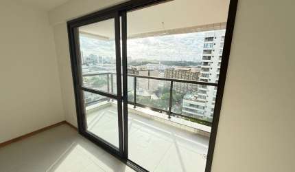 Quarto e Sala com Varanda à Venda no Facility View – Caminho das Árvores | Andar Alto | 24m²