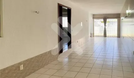 Casa ampla à venda em Pitimbu (Natal/RN) | 3 suítes, 232m²