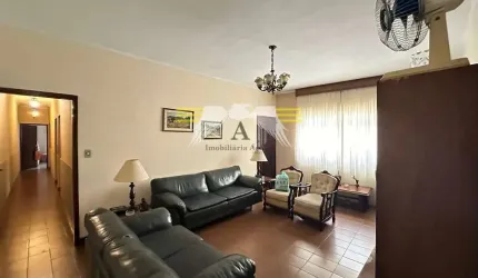 Oportunidade Única!! Casa de 360m², Conforto e Espaço no Brás! 