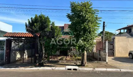 Casa térrea com 2 (dois) dormitórios, localizada no bairro  São Luís em Canoas.
