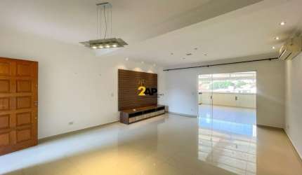 Casa em condominio com 3 suítes e 4 vagas no Jardim Londrina, São Paulo-SP - Imperdível!