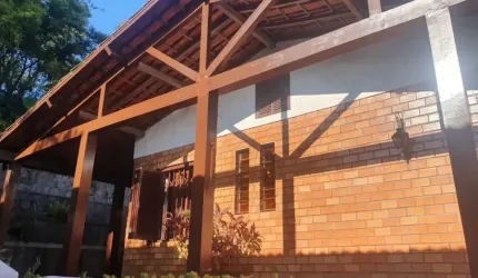 Linda casa estilo colonial gloria