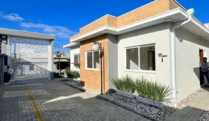 Casa em condomínio fechado