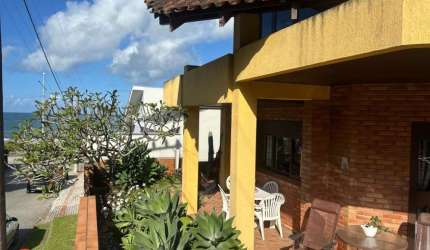 Casa à venda em Balneário Piçarras à 20m do mar