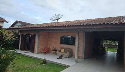 Casa tijolinho a vista com 02 suítes em Piçarras