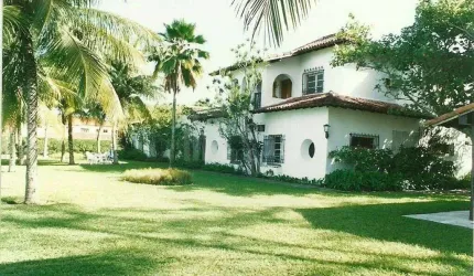 Mansão 5 suítes  pé na areia Lakeview Araruama