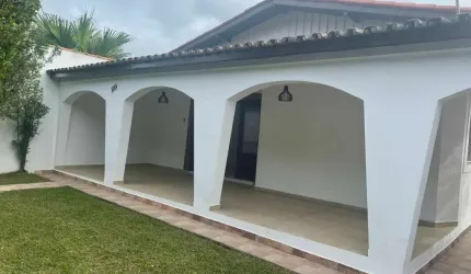 Casa à venda no bairro Guaiúba - Guarujá/SP